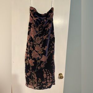 NWT, Lulu’s strapless midi dress, size M